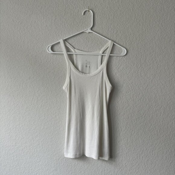 White basic tank🤍🍸 - Picture 2 of 8